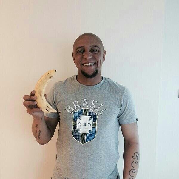 roberto-carlos-no-to-racism-banana